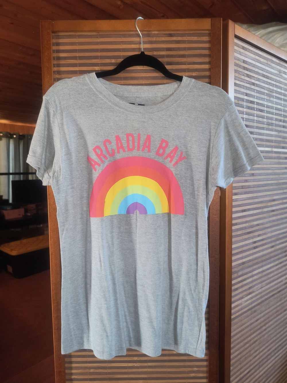 Hot Topic Square Enix Gray Rainbow Arcadia Bay Life Is Strange Short Sleeve Tee